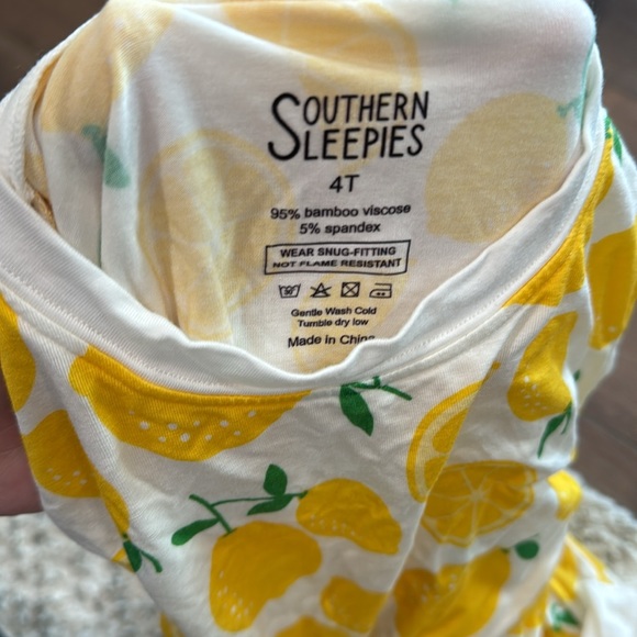 Lemon pajamas - Picture 3 of 3